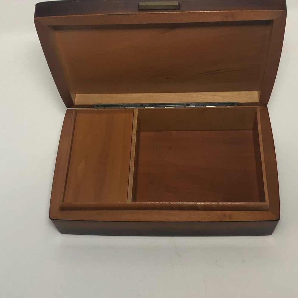 Music Box - Picture 4 of 6